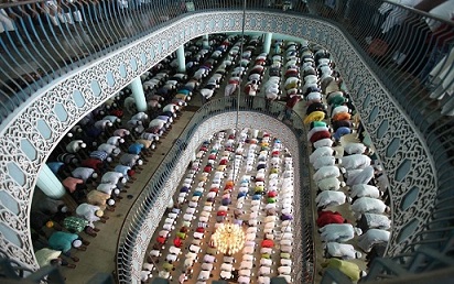 Spirituality Fills Bangladesh Mosques in Ramadan